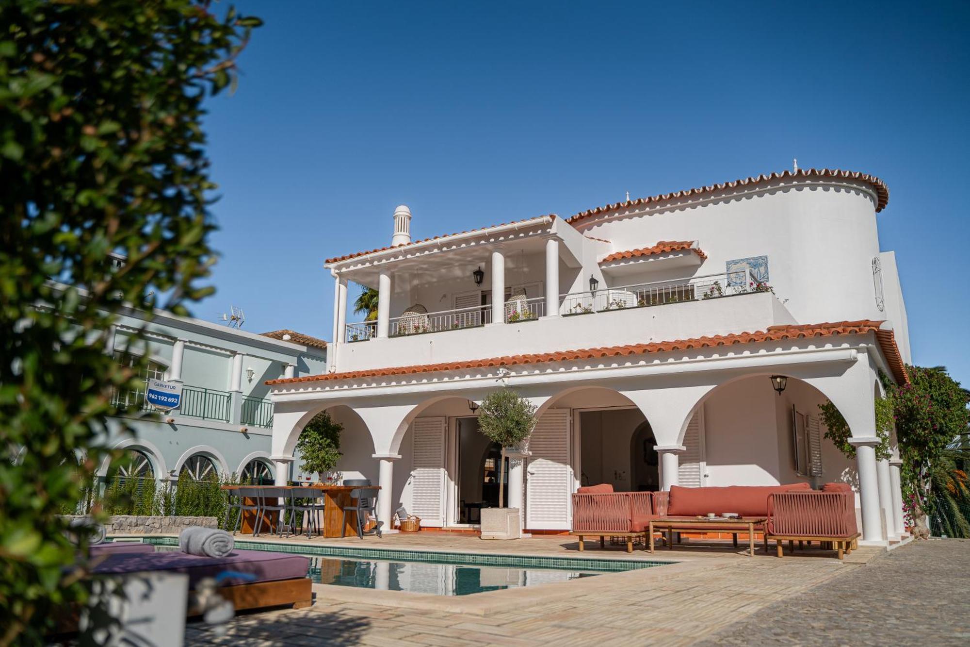 Luxurious - Pool, Hot Tub, Cinema And Golf Villa